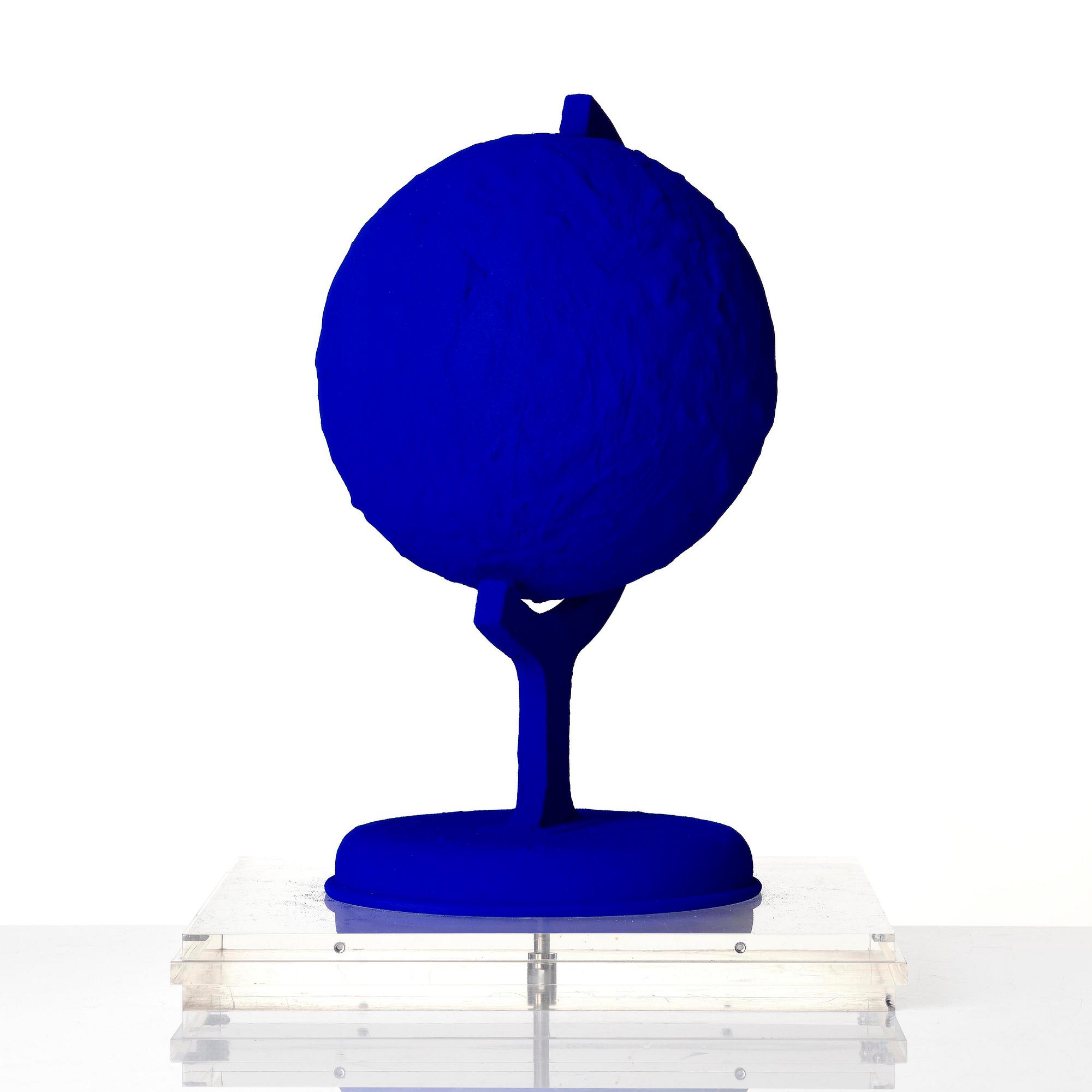 Yves Klein, "La Terre Bleue".