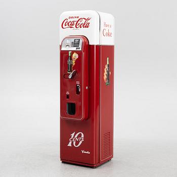 Coca-Cola vending machine, Vendo 44, 'The V-44', The Vendo Company, Kansas City, USA.