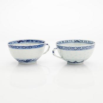 8 kuppia, 5 lautasta, posliini, Kiina, 1900-luvun alku.