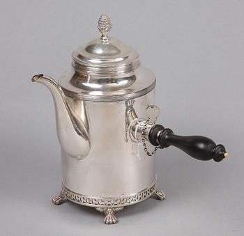 KAFFEKANNA, silver, sengustaviansk, Johan Henrik Lampa Stockholm 1812. Tot vikt ca 900 gram.