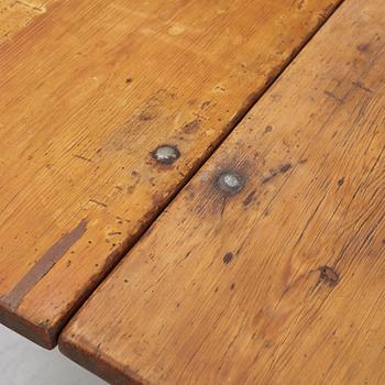 A drop-leaf table, 18th Century.