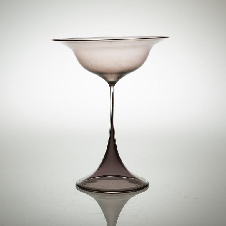 A Nils Landberg glass goblet, Orrefors.