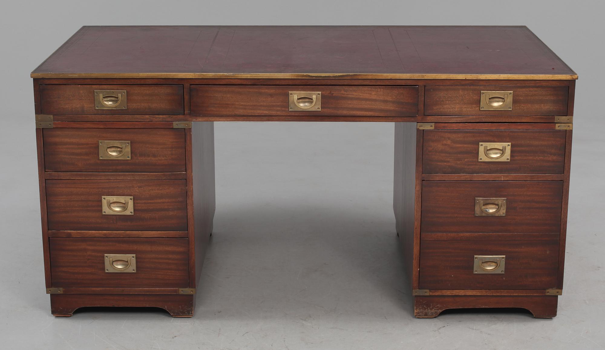 SKRIVBORD, Bevan Funnell, LTD, New Haven, England, 1900-talets andra hälft.