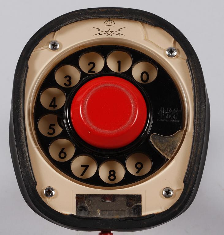 TELEFON, "Cobra", Ericofonen, design Hugo Blomberg. Ralph Lysell och Gösta Thames (1953 - 1954).