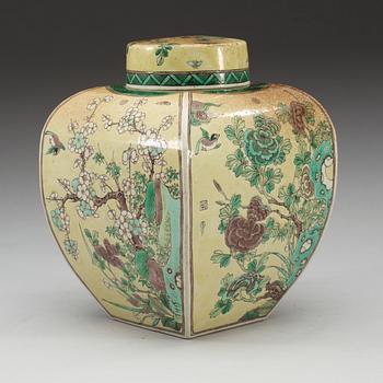 A famille jaune jar with cover, Qing dynasty, 19th Century.