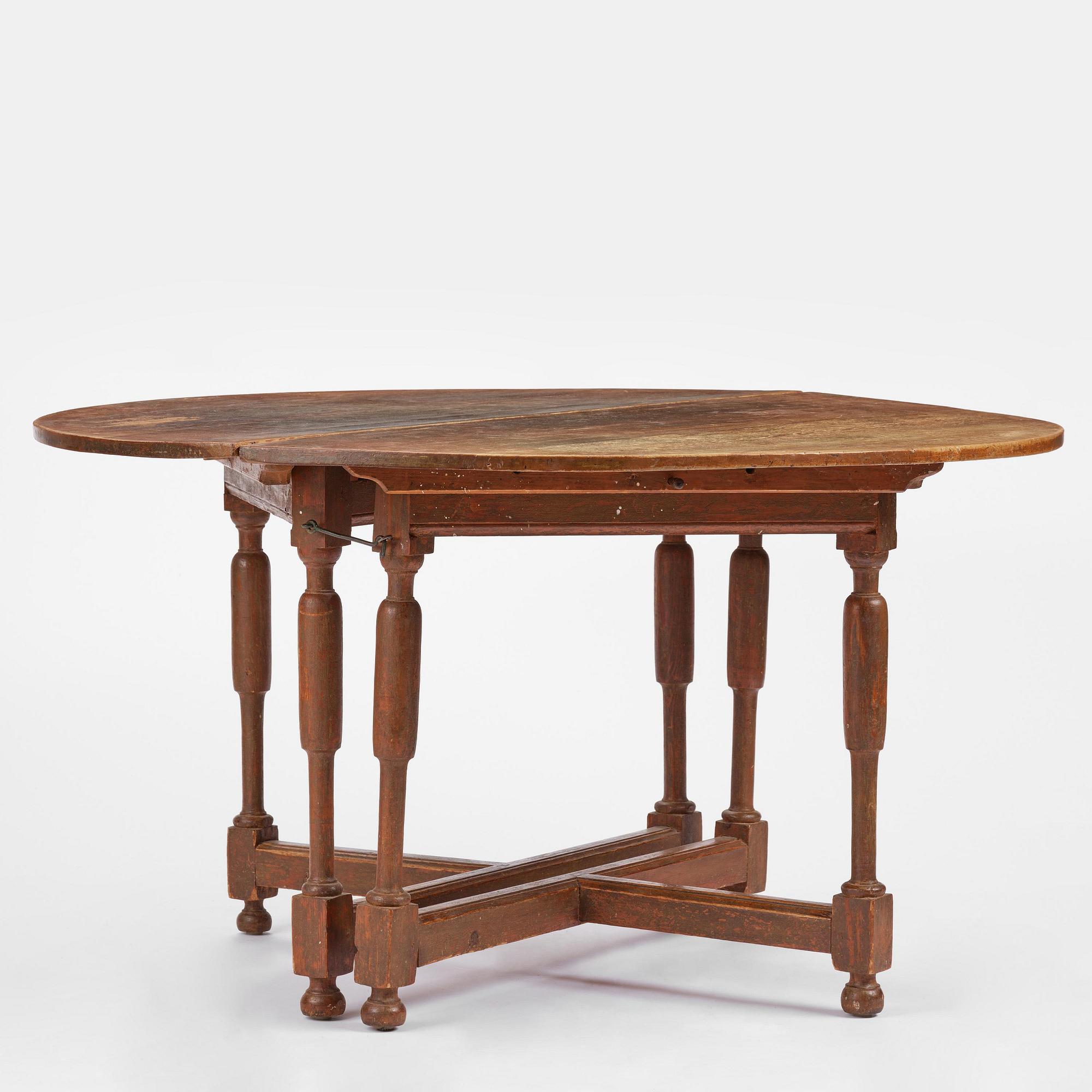 A Swedish D-end baroque dining table, early 18th century.