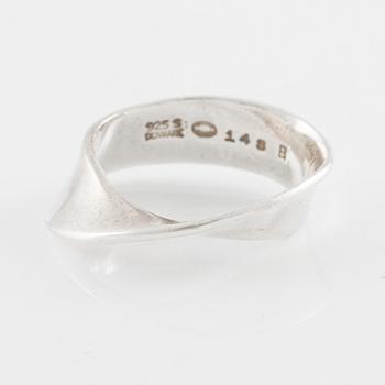 Vivianna Torun Bülow-Hübe, ring "Möbius", sterling silver, for Georg Jensen.
