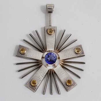 KARL-INGEMAR JOHANSSON, Göteborg, 1971, hänge med citriner och troligtvis blå spinell.