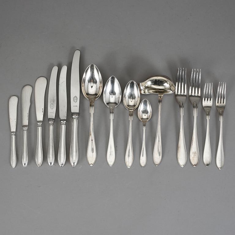 BESTICK, 86 delar, silver, mestadels GAB, Stockholm 1900-talets första hälft. Vikt ca 2850 g (exkl knivar med stålblad).