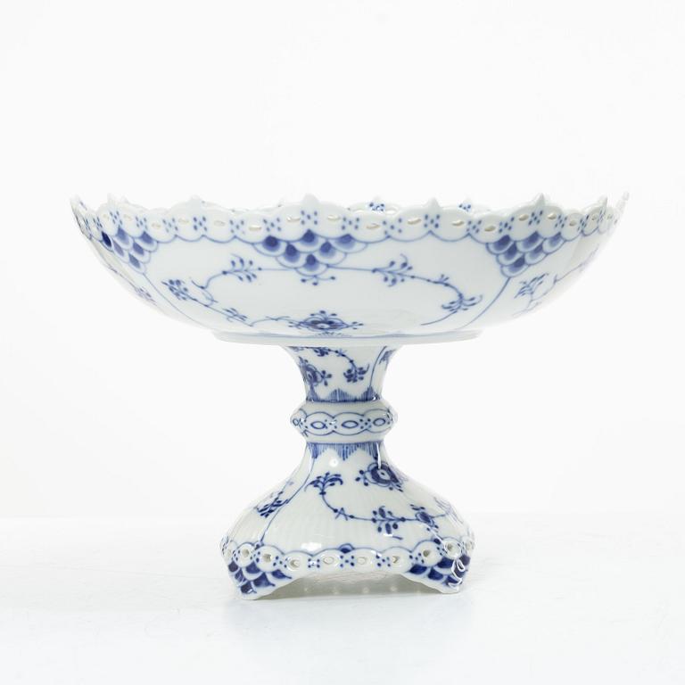 Royal Copenhagen, A sixteen-piece 'Blue fluted Full lace' Mocca service, second half of the 20th century.