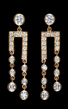 1116. A pair of diamond earpendants, tot. app. 1.45 cts.