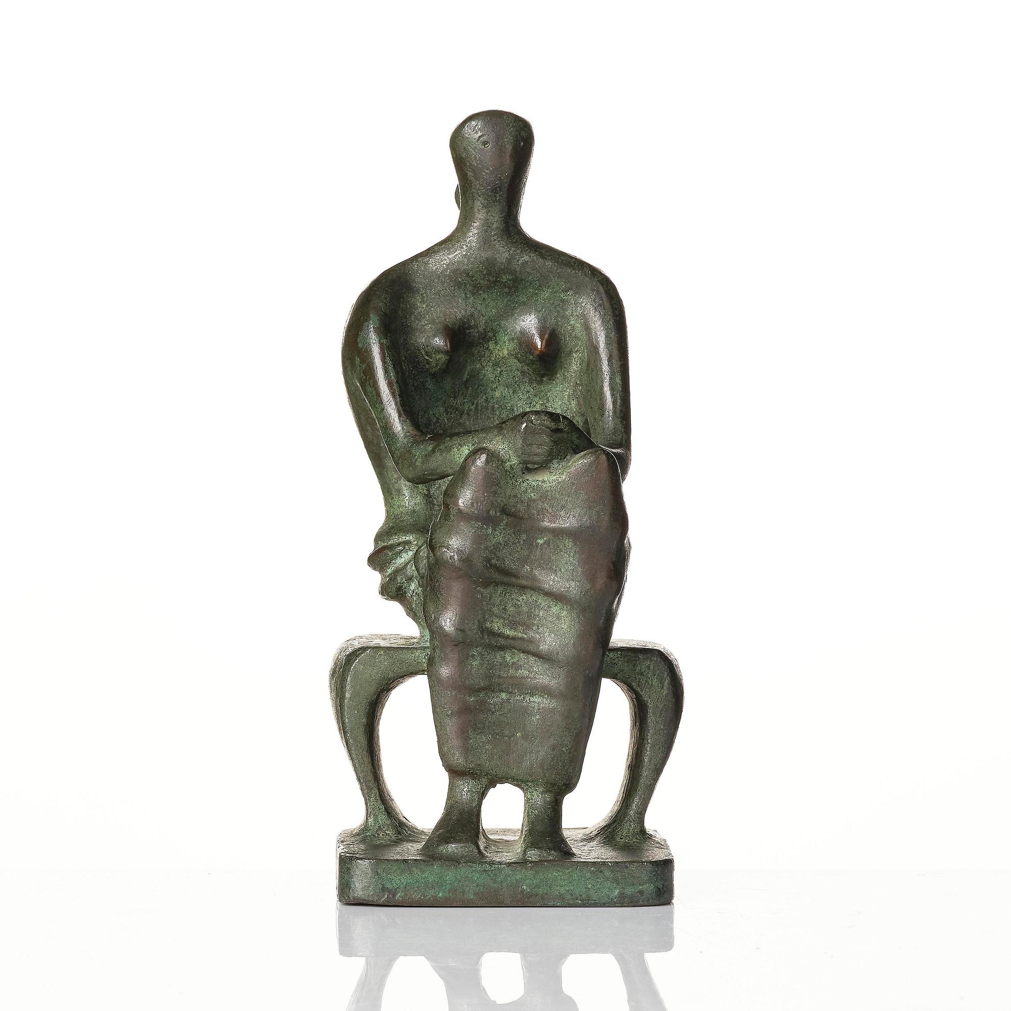 Henry Moore, "Seated figure".