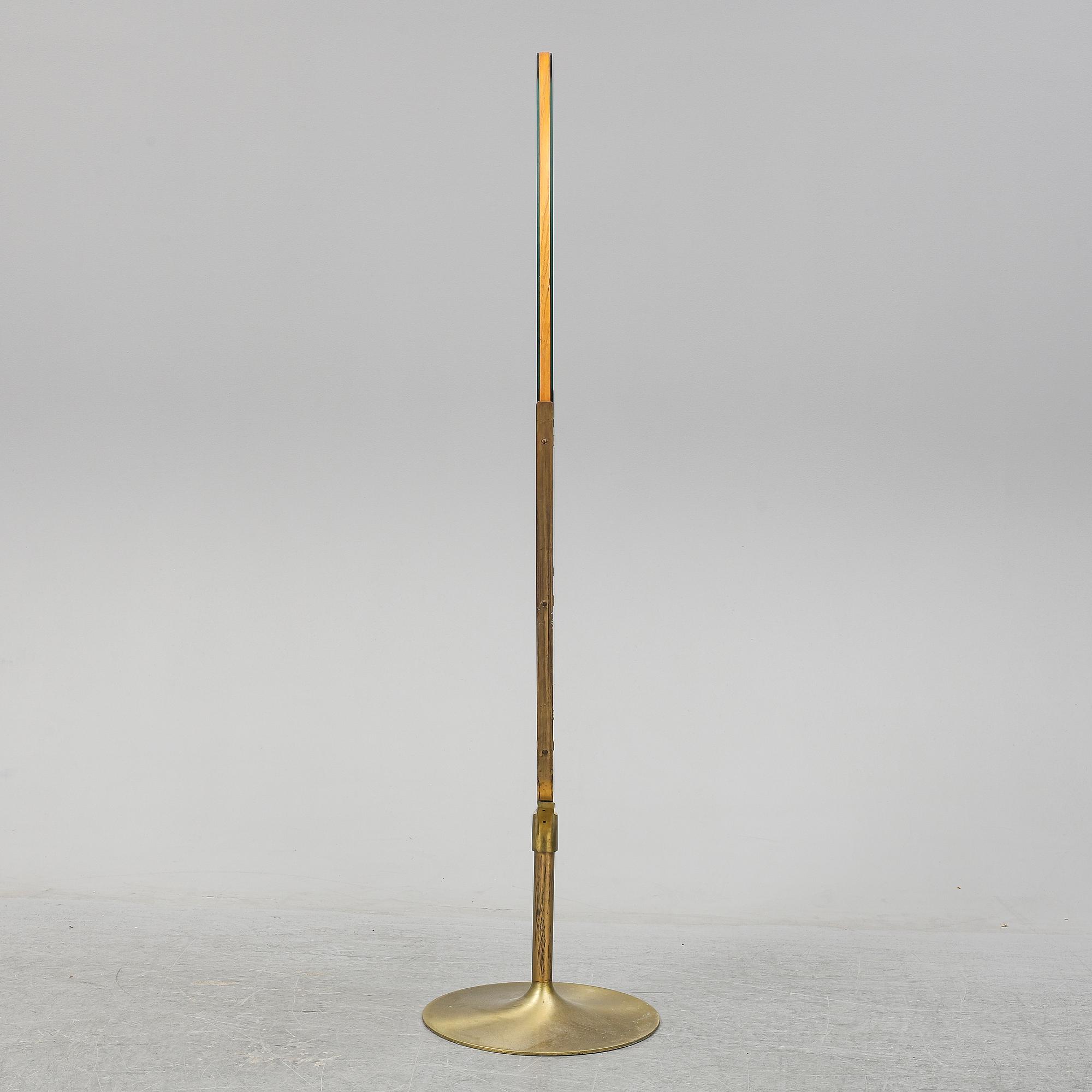 A floor mirror, second half of the 20th Century.