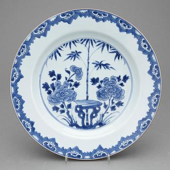 FAT, porslin, Kina, 1700-tal. Sannolikt Kangxi.