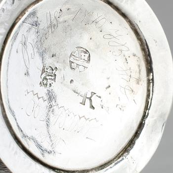 BÄGARE, silver, Anders Hafrin, Göteborg, 1768. Vikt 37 g.