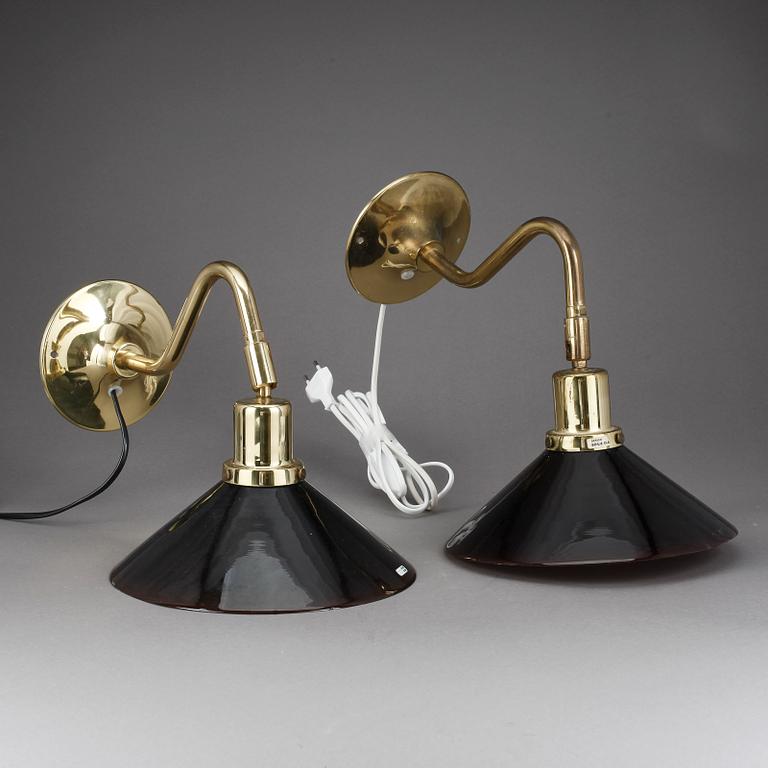 VÄGGLAMPOR, mässing och glas, Design: Börje Claes, 1900-tal.