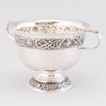 A footed silver bowl, mark of Edmond Johnson, E. Johnson Ltd, Dublin Ireland 1913.