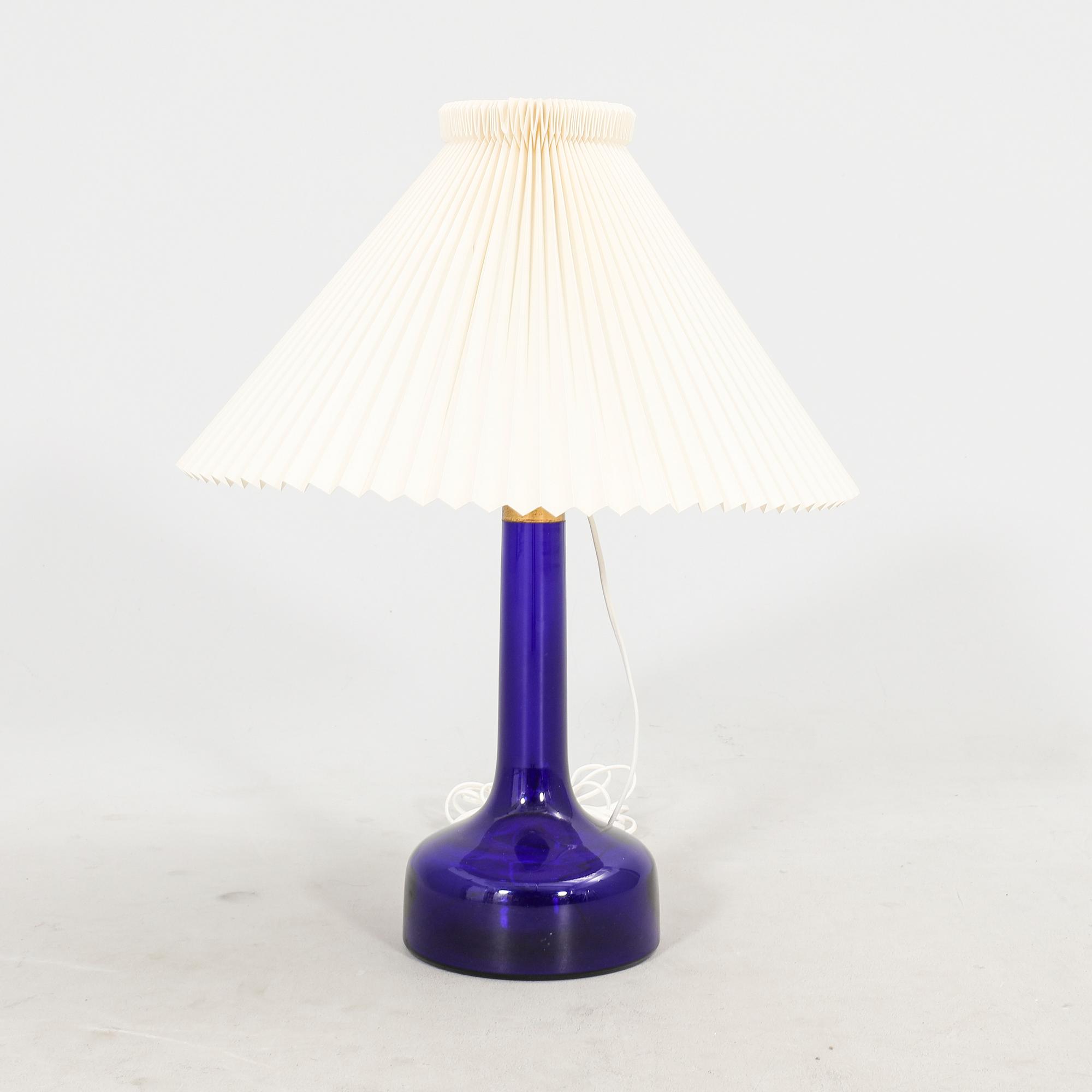 Bordslampa Le Klint/ Holmegaard Danmark 1900-talets andra hälft.
