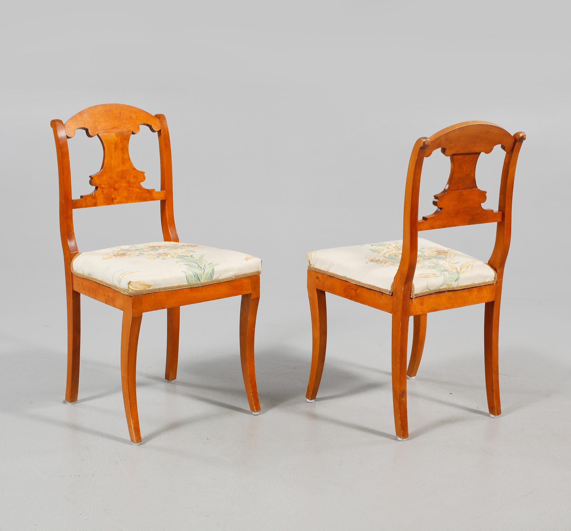 STOLAR, 2 st, samt KARMSTOLAR, 2 st, Karl Johan, 1800-talets mitt.