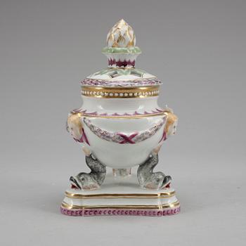 POTPURRIURNA, porslin, Royal Copenhagen, 1900-talets andra hälft.