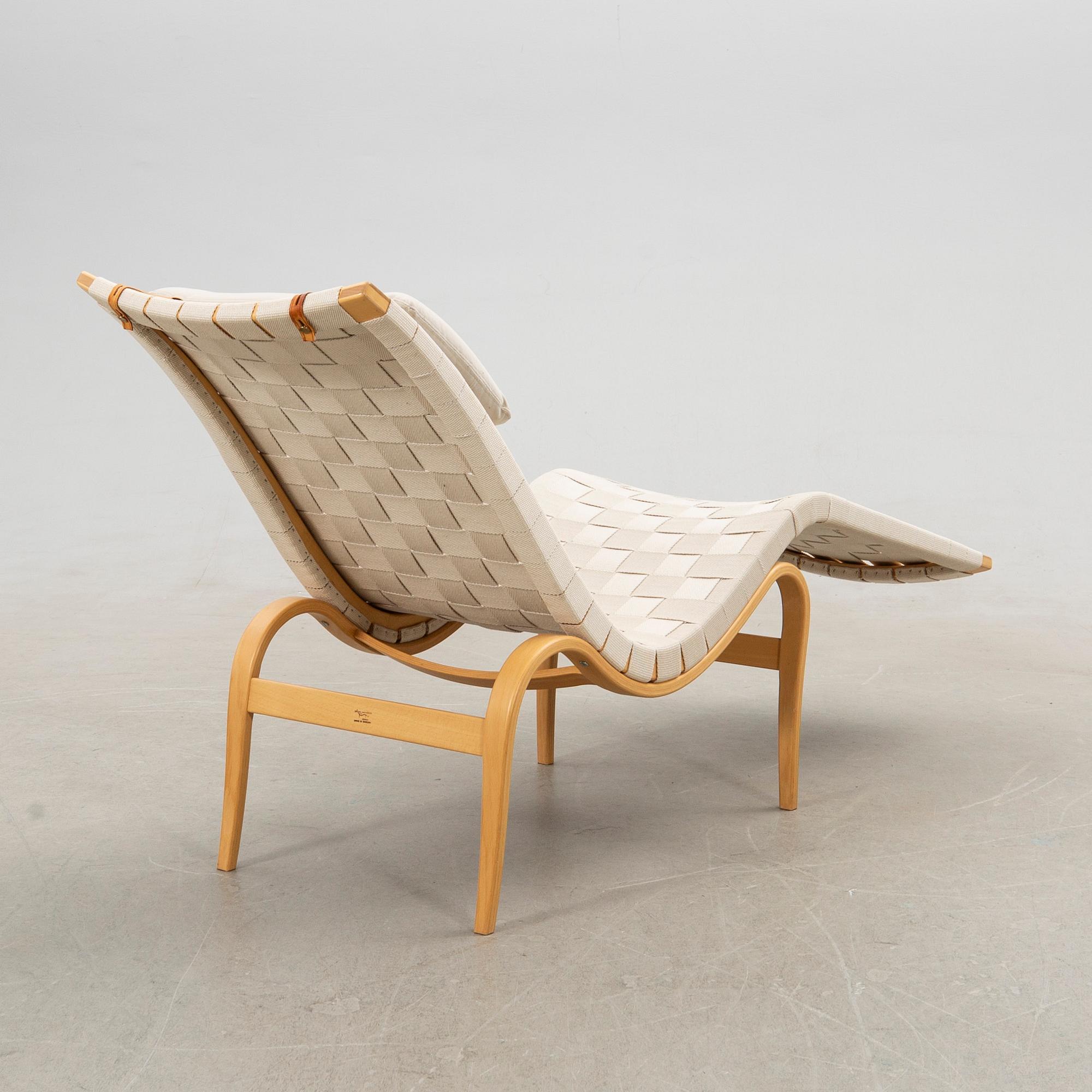 Bruno Mathsson, reclining chair, "Mi 36", Bruno Mathsson International, Värnamo, 2000.