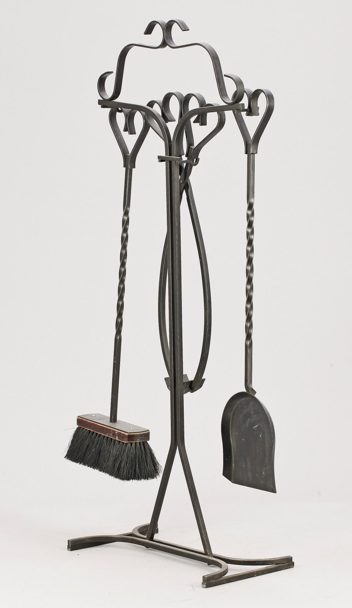 BRASSTÄLL, 4 delar, smidesjärn, 1900-talets mitt.