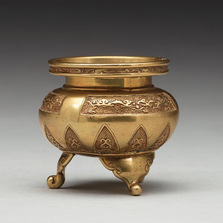 A bronze censer, Qingdynasty (1644-1912).