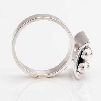 Elis Kauppi, A silver ring. Kupittaan kulta, Turku 1969.