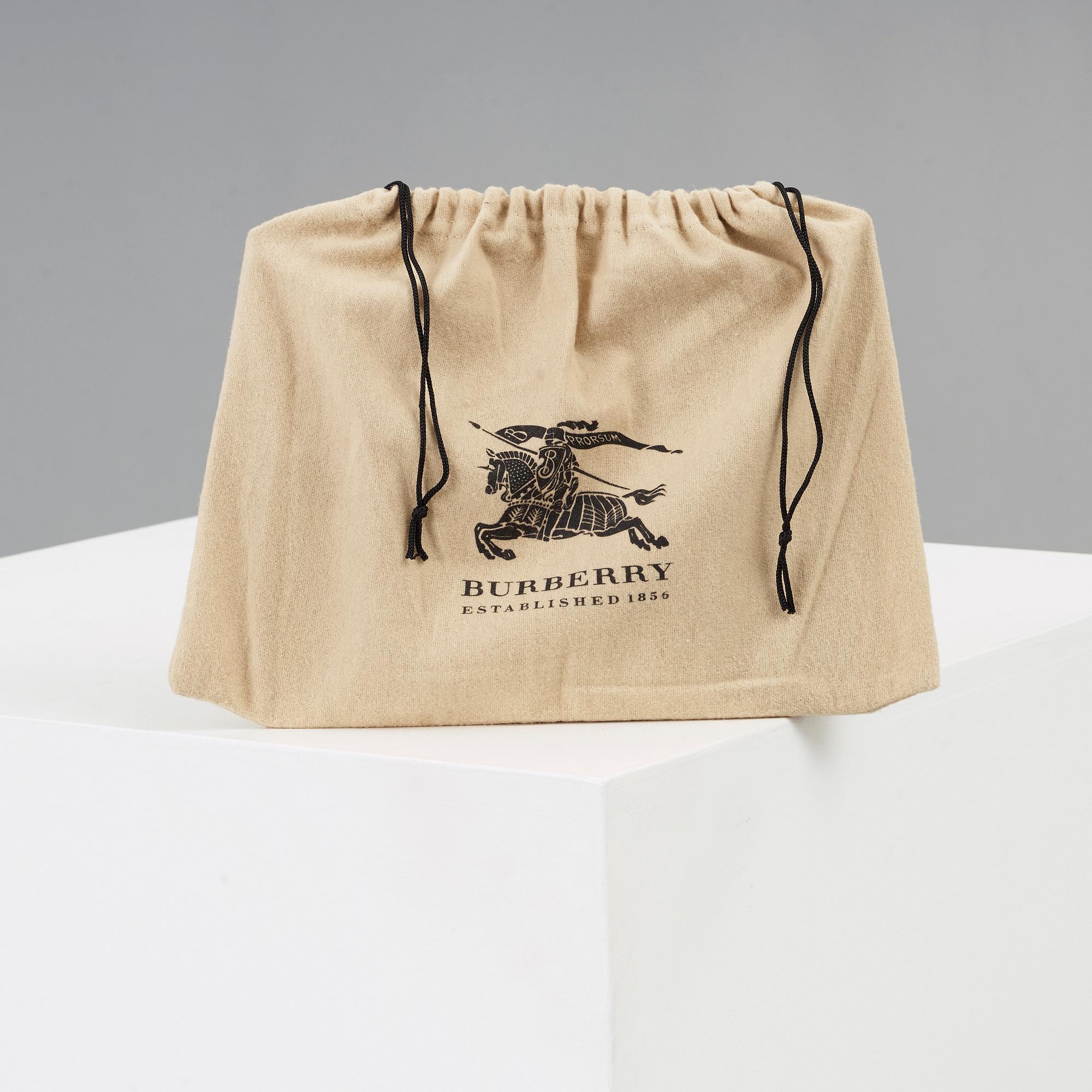 IPADFODRAL, Burberry.