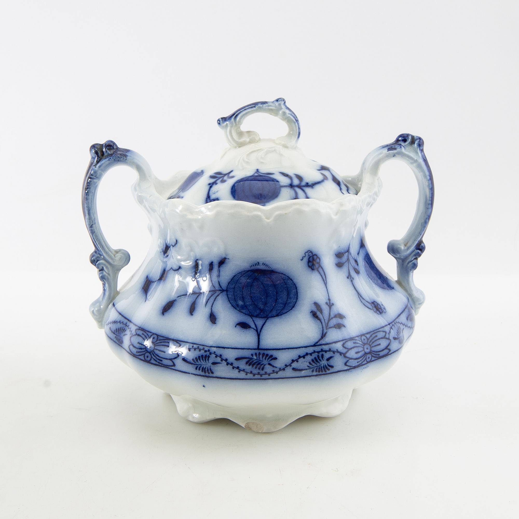 Dinner service, 97 pieces, Johnson Bros, "Holland", England, early 20th century.