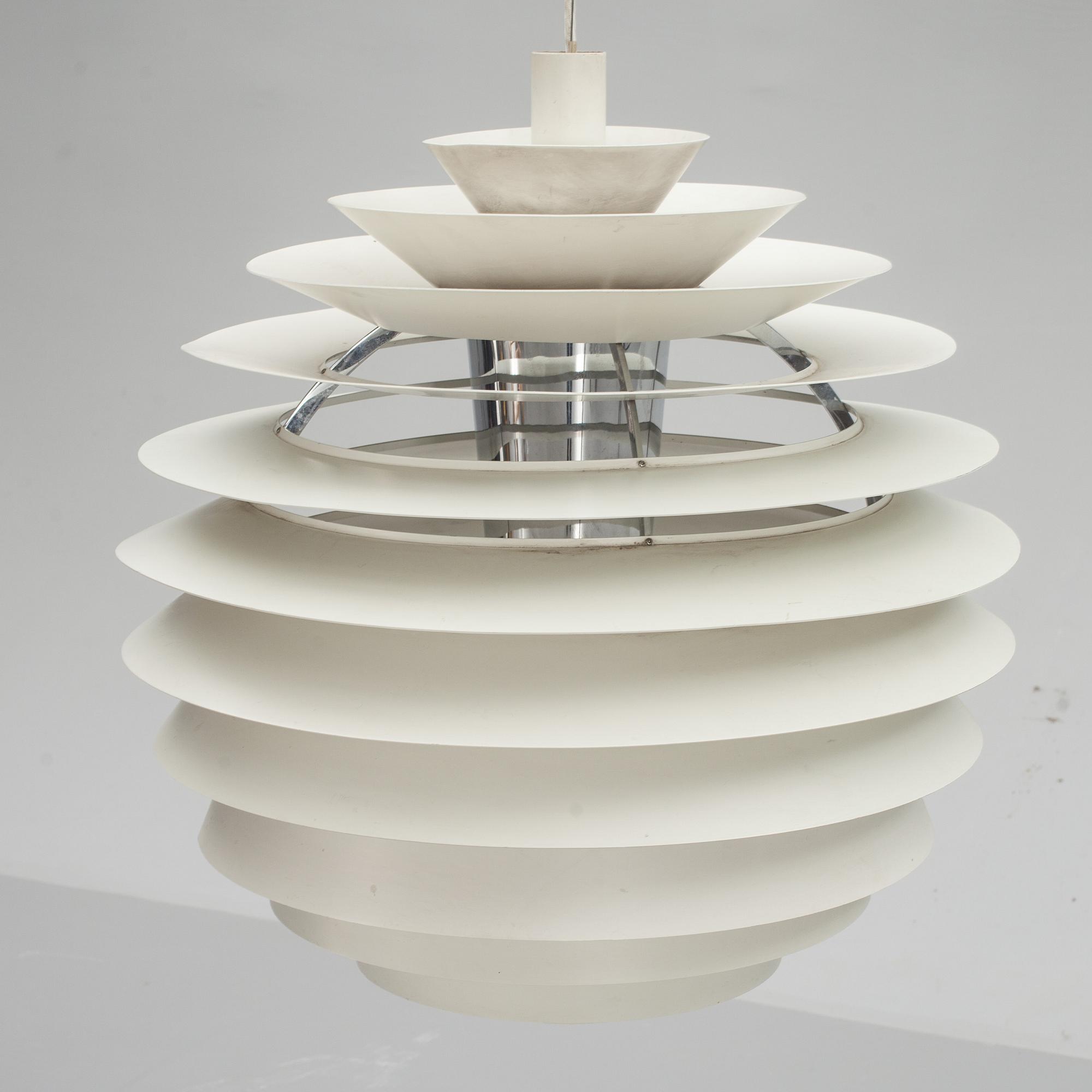 TAKLAMPA, "PH Globe", Poul Henningsen för Louis Poulsen. Höjd c:a 60 cm.