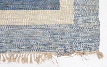 Karin Jönsson, matta, röllakan, signerad JK, ca 306 x 200 cm.