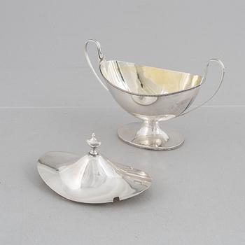 A Swedish Empire style silver sugar bowl, mark of GAB, Stockholm 1919.