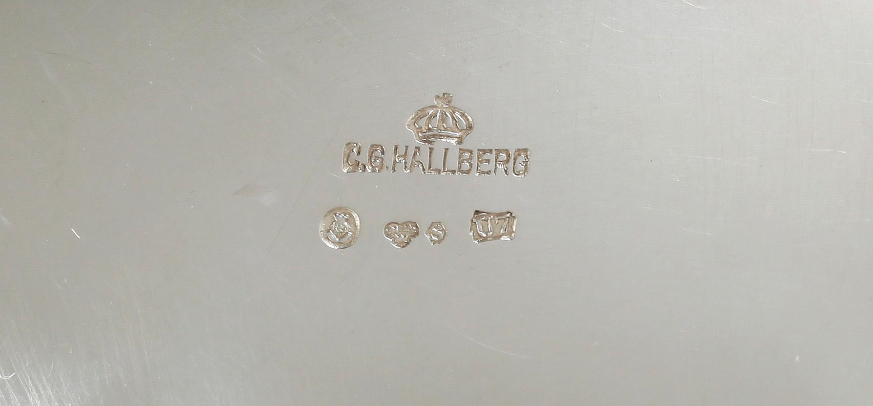 POKALVAS med LOCK, silver, CG Hallberg, 1922, vikt ca 485 g.