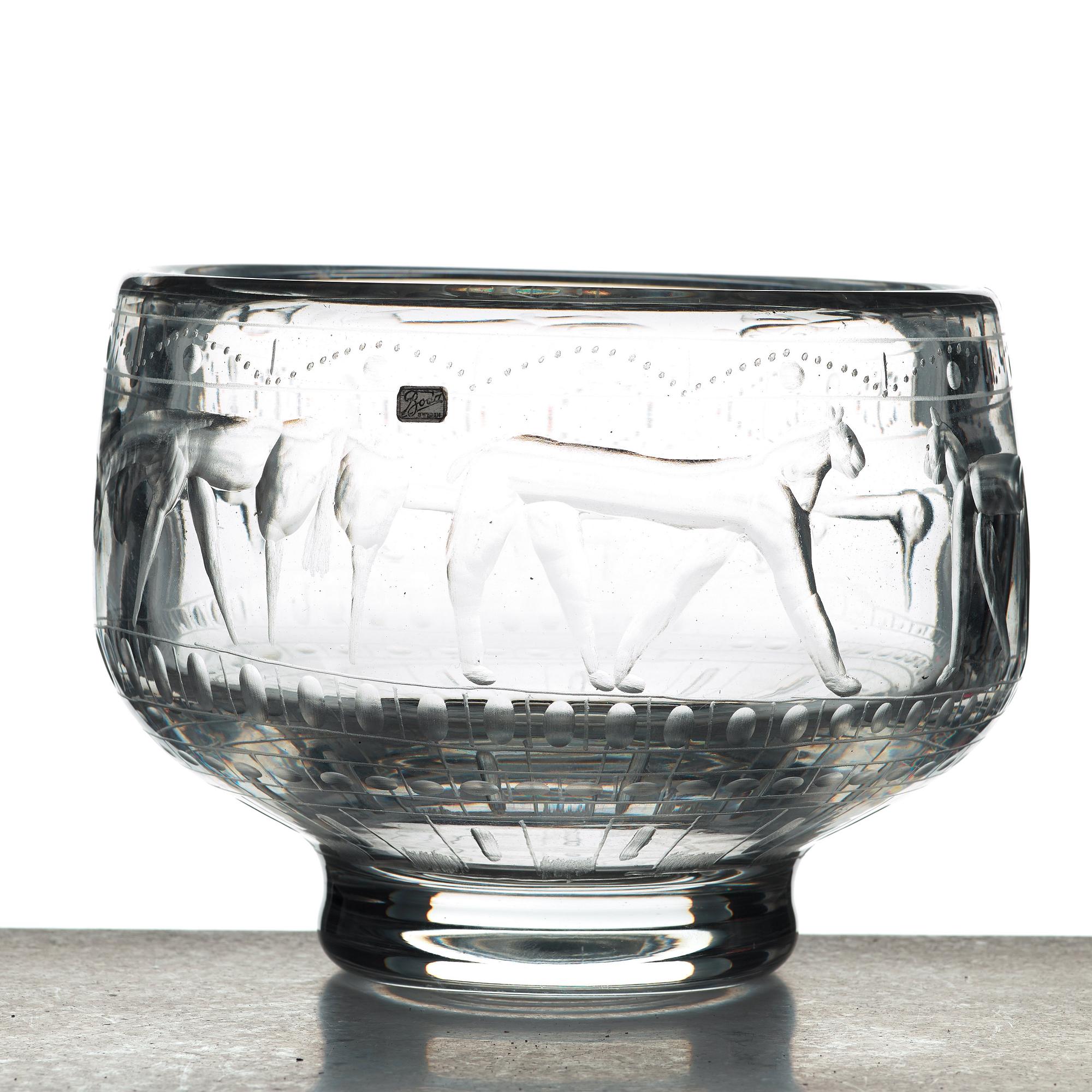 Erik Höglund, an engraved glass bowl, Boda, Sweden 1950's.