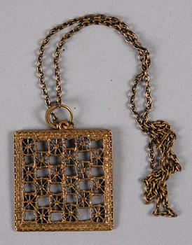 HALSBAND, 6 st, brons, Pentti Sarpaneva, Kalevala samt KE Palmberg, Alton.