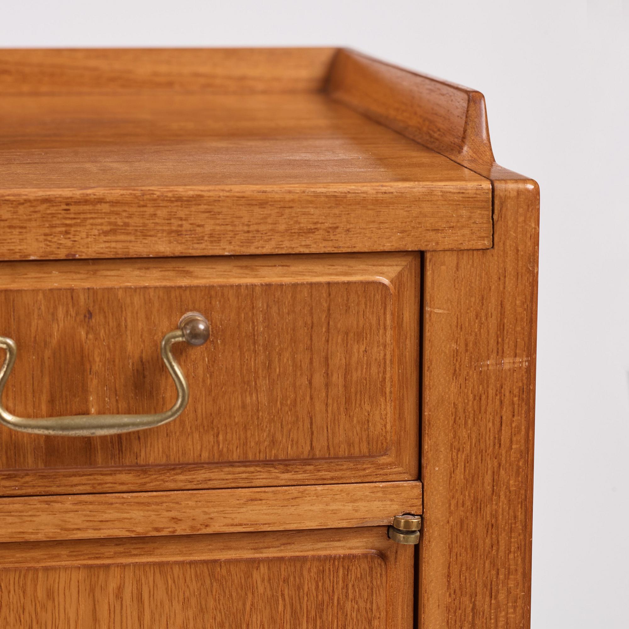 Axel Bäck, a Swedish Modern mahogany veneered sideboard, Eksjö Möbelfabrik, Sweden 1950, signed.