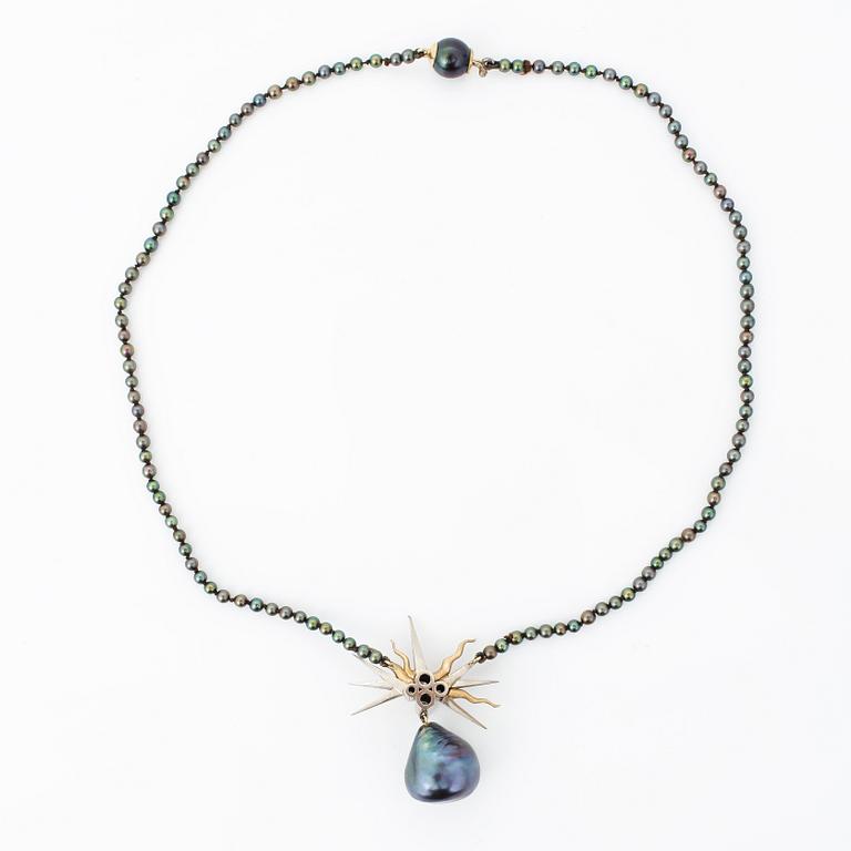 NECKLACE, 4 diamonds circa 0.25 ct, cultivated black pearl, Kristian Nilsson.
