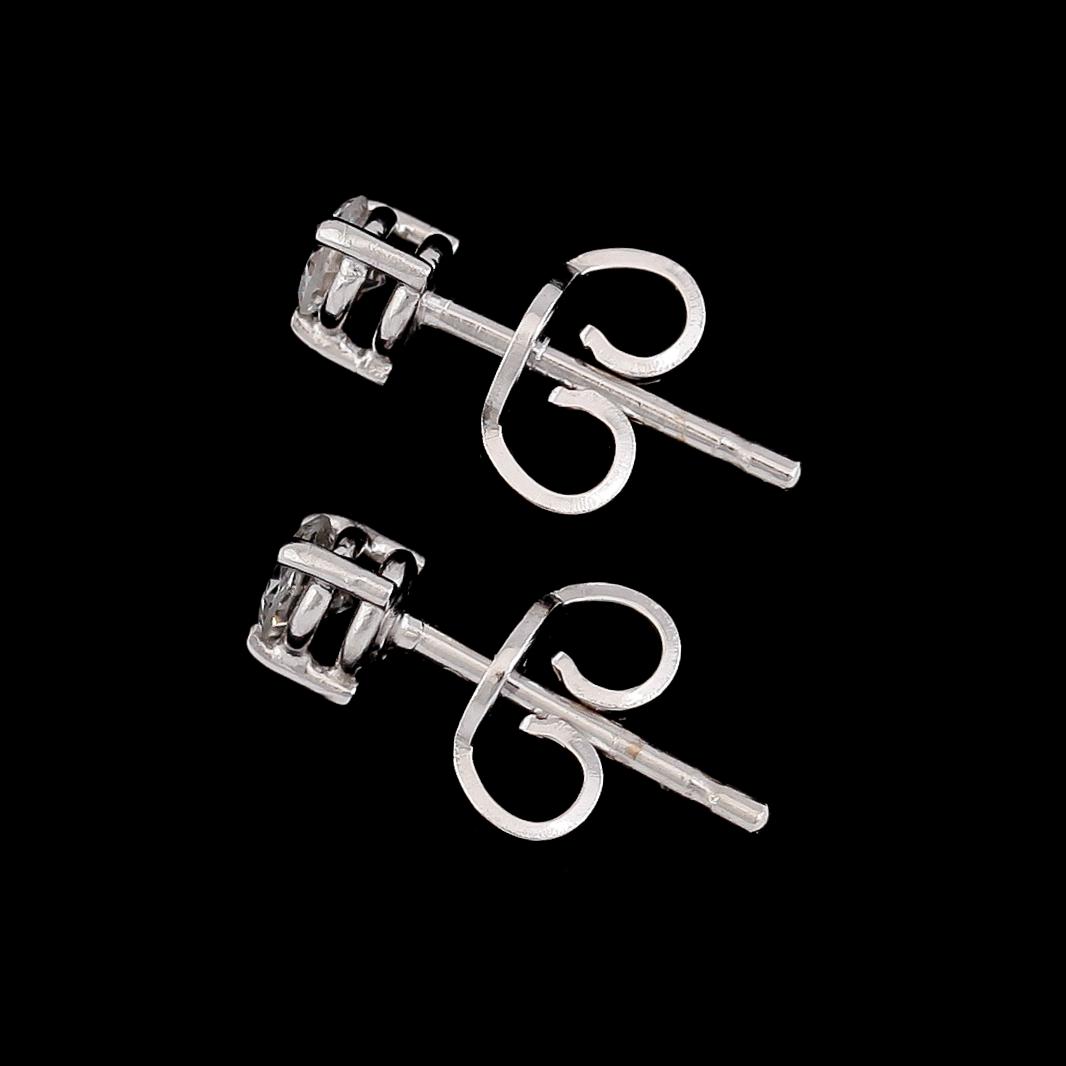 ÖRHÄNGEN, 1 par, 18K vitguld, briljantslipade diamanter tot ca 0.31 ct.