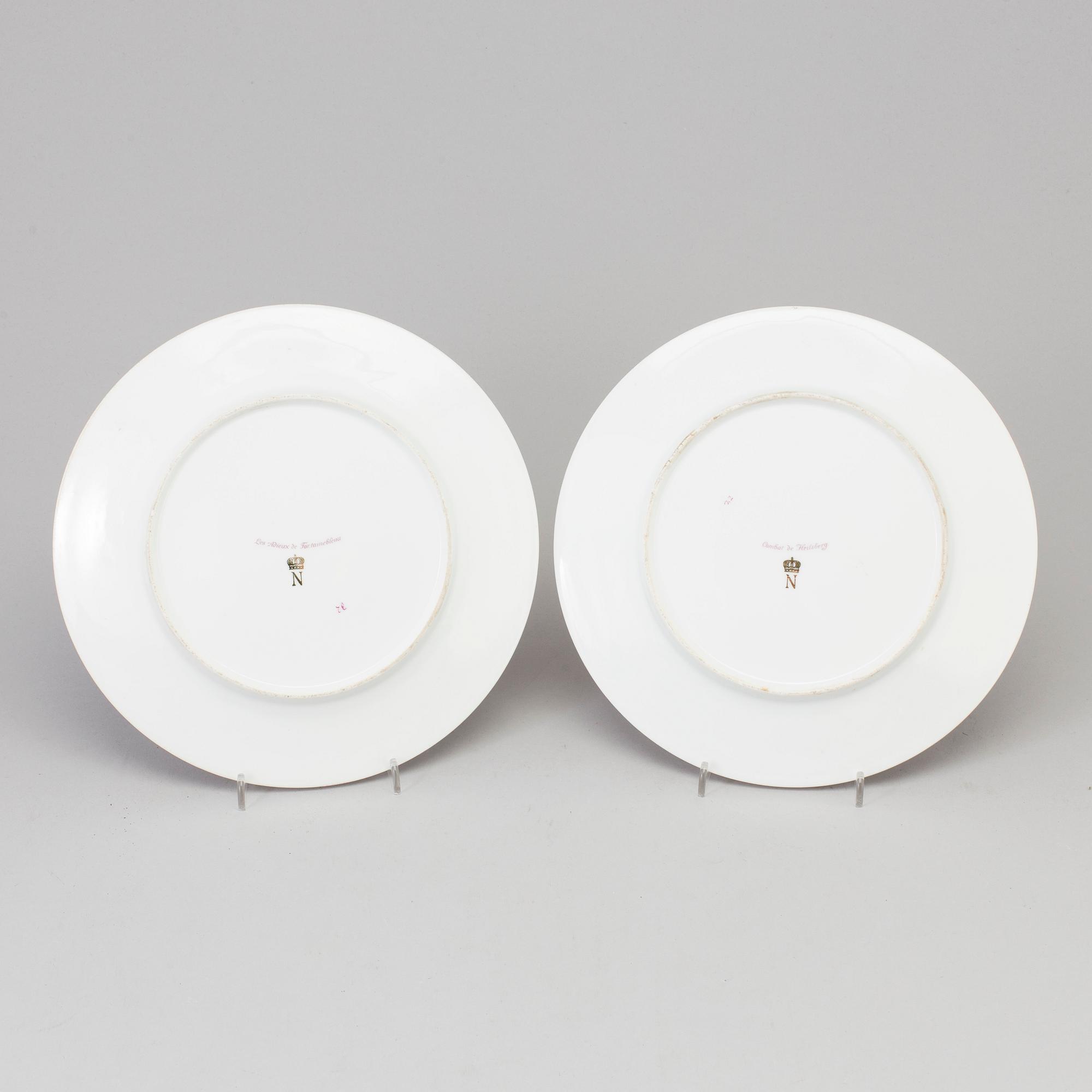 A PAIR OF FRENCH PORCELAIN PLATES, late 19th century.