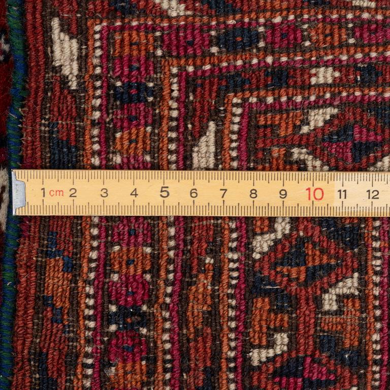 Tekke rug, approx. 127 x 102 cm.