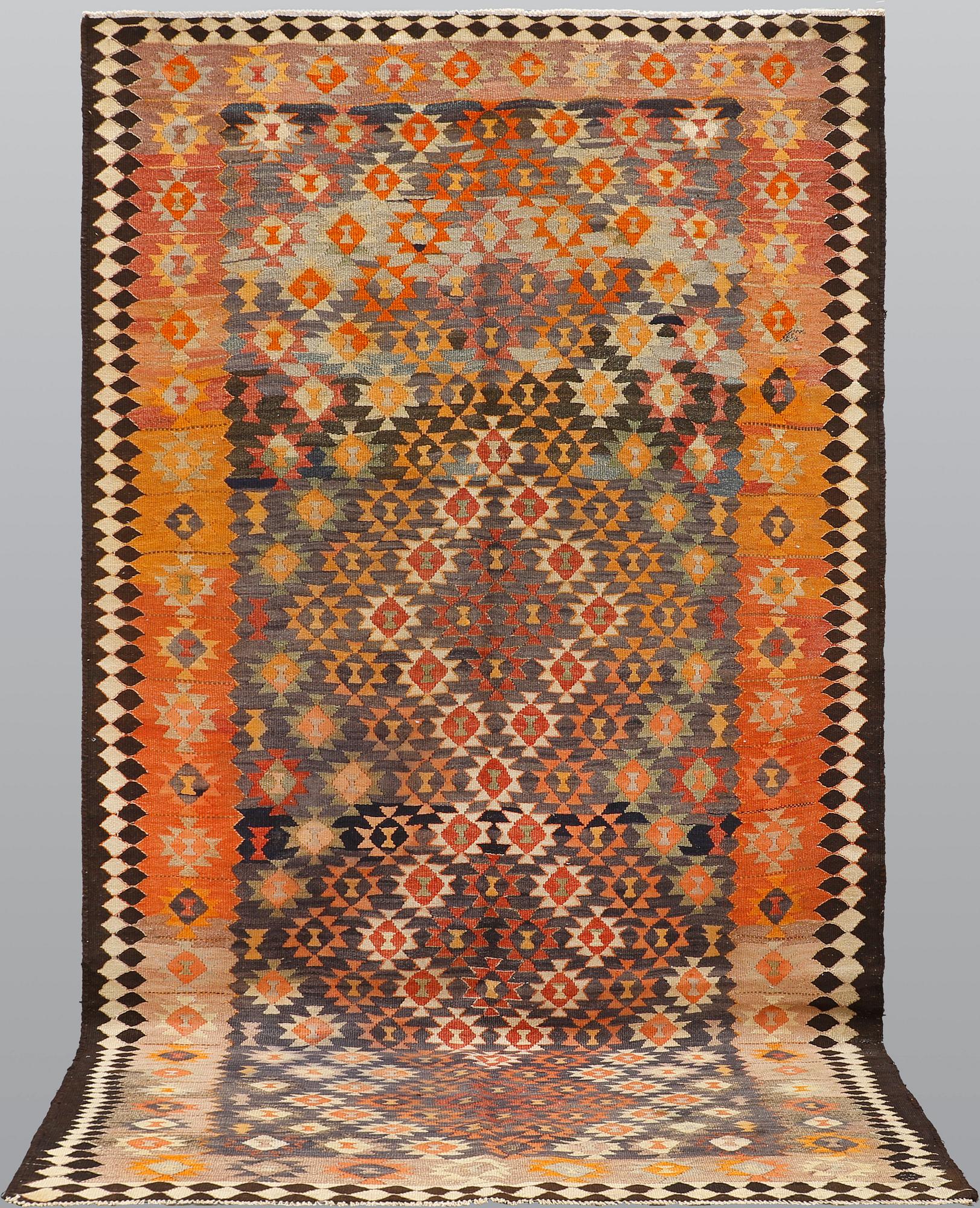 Matta, kurdisk kelim, ca 295 x 170 cm.