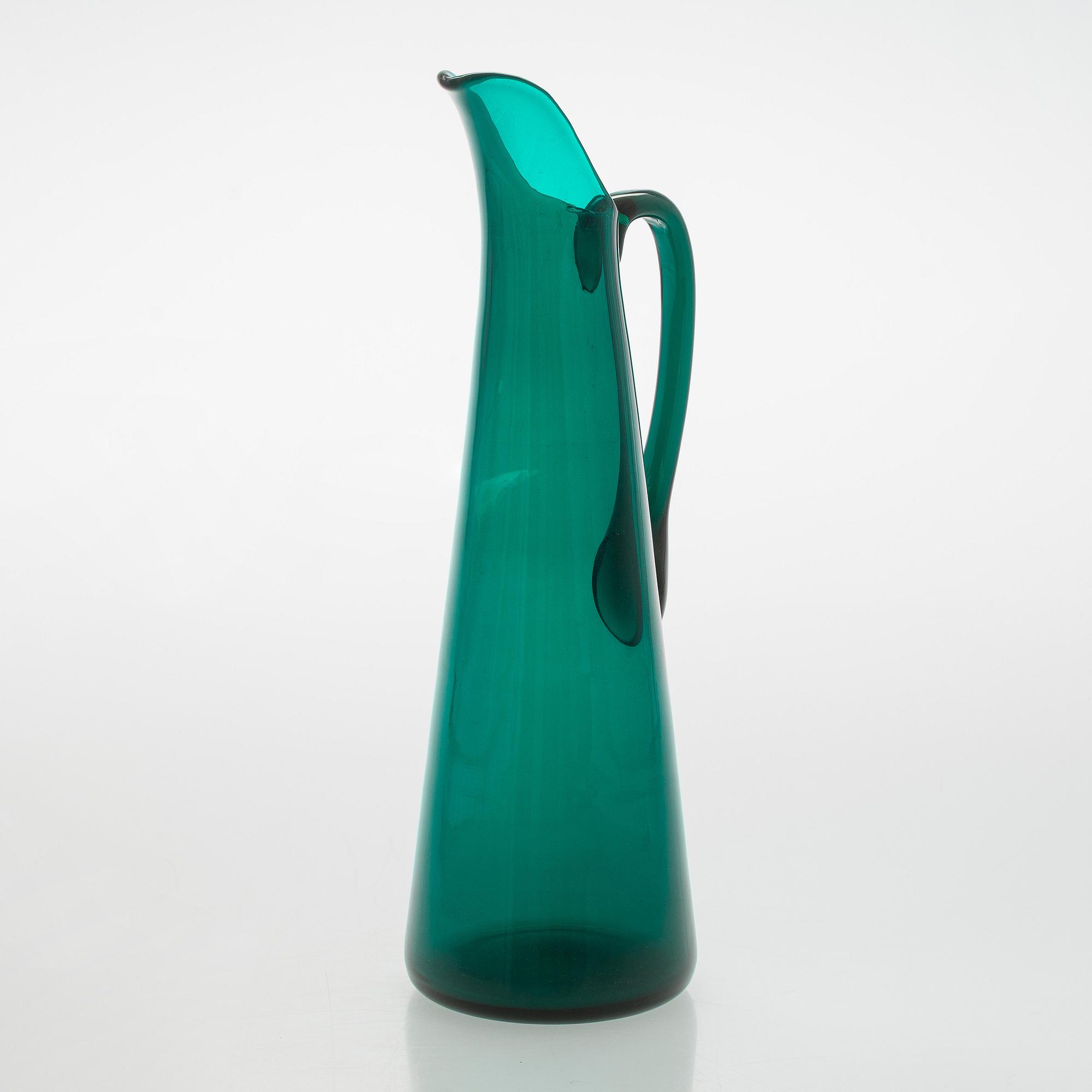 Nanny Still, a 13-piece 'T/335' glassware set for Riihimäen Lasi Oy, Finland. 1950-1966.