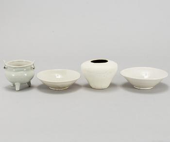 A group of white glazed ceramics, South East Asia, 16th/15th Century.