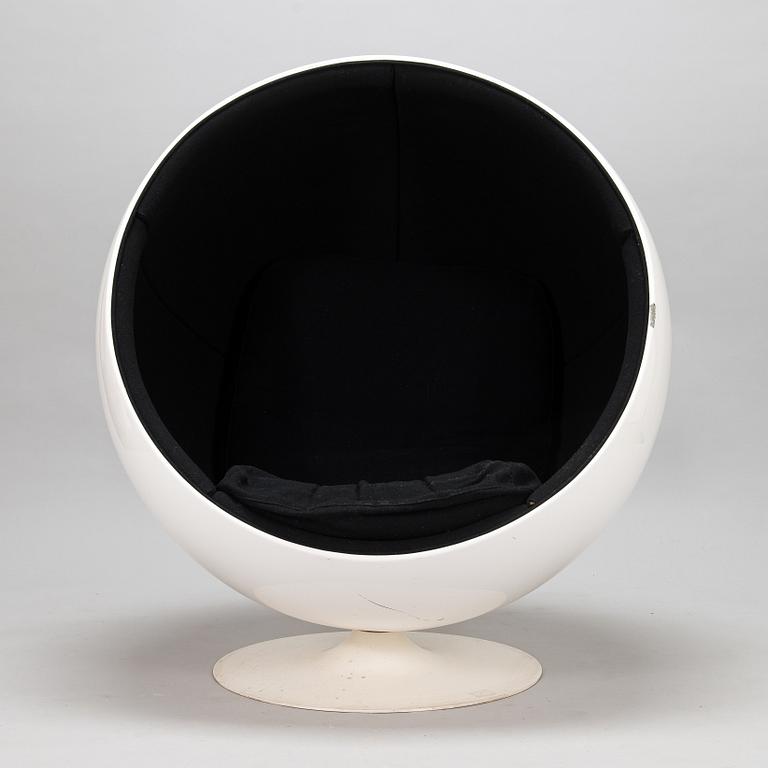 Eero Aarnio, "Pallotuoli", Adelta, 1980-luvun loppu.