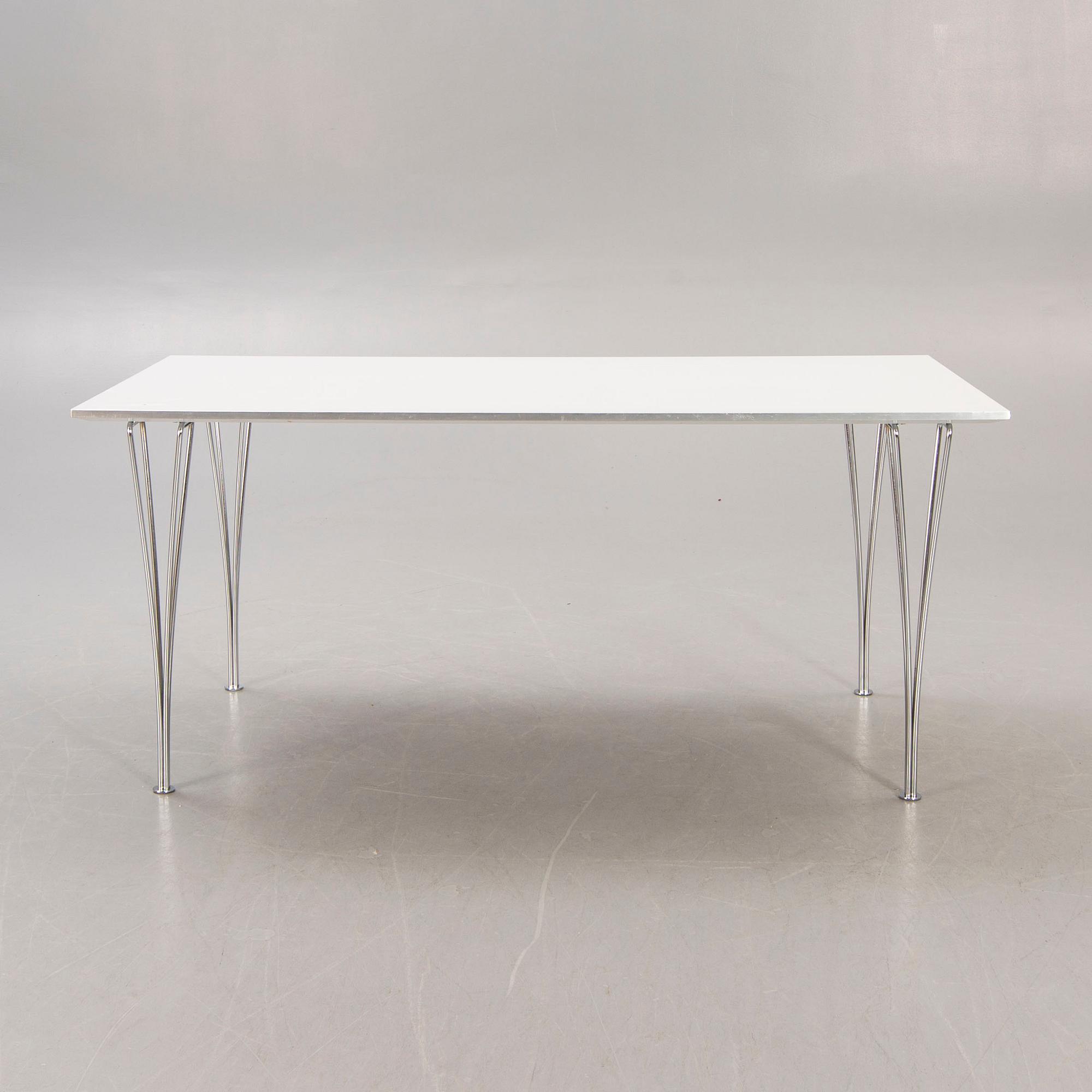 Bruno Mathsson & Piet Hein, bord, "B 638" förFritz Hansen.