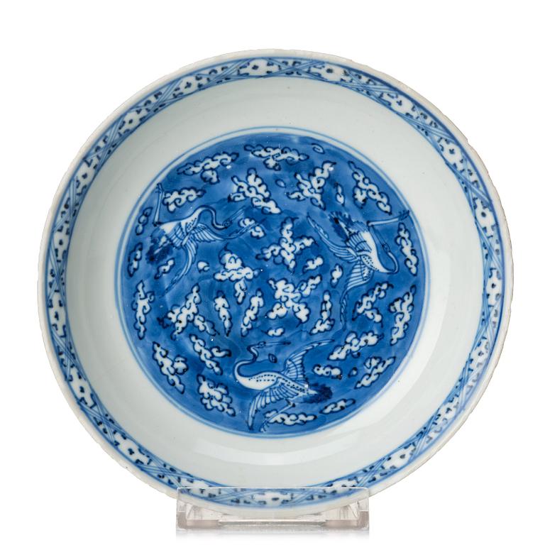 A blue and white dish, Qing dynasty, Kangxi (1662-1722).