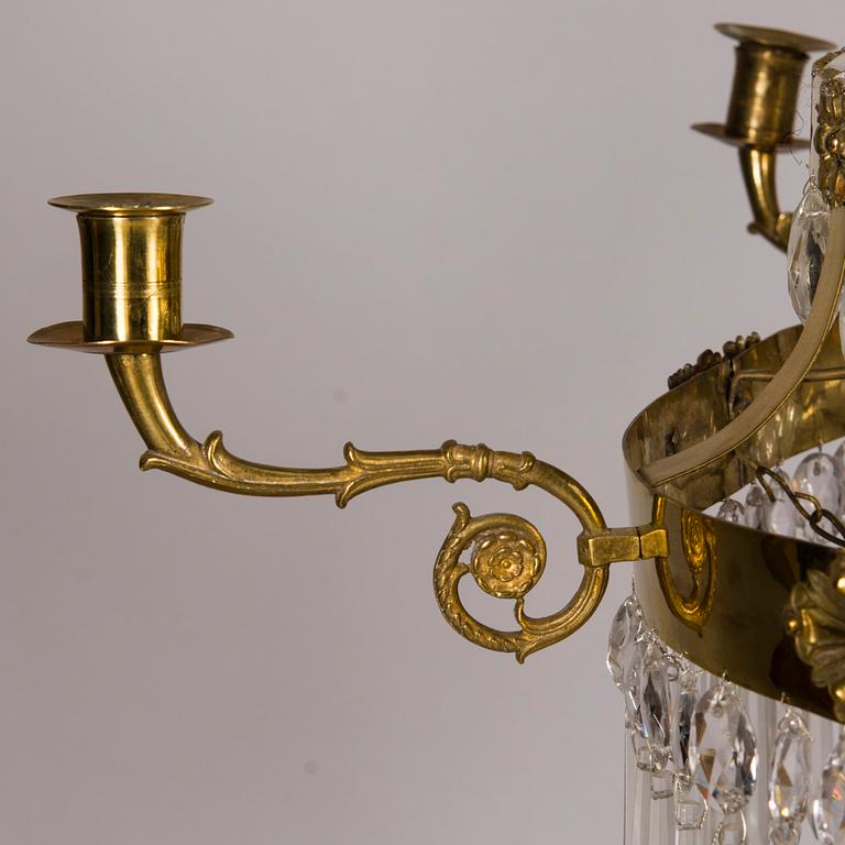 A MID 19TH CENTURY CHANDELIER.