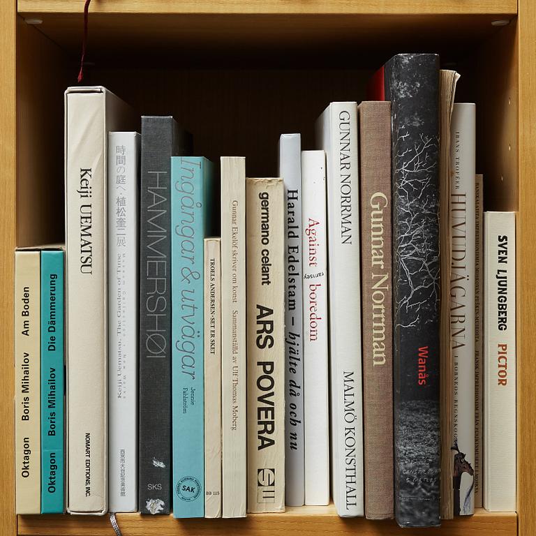 Björn Springfeldt's art library.