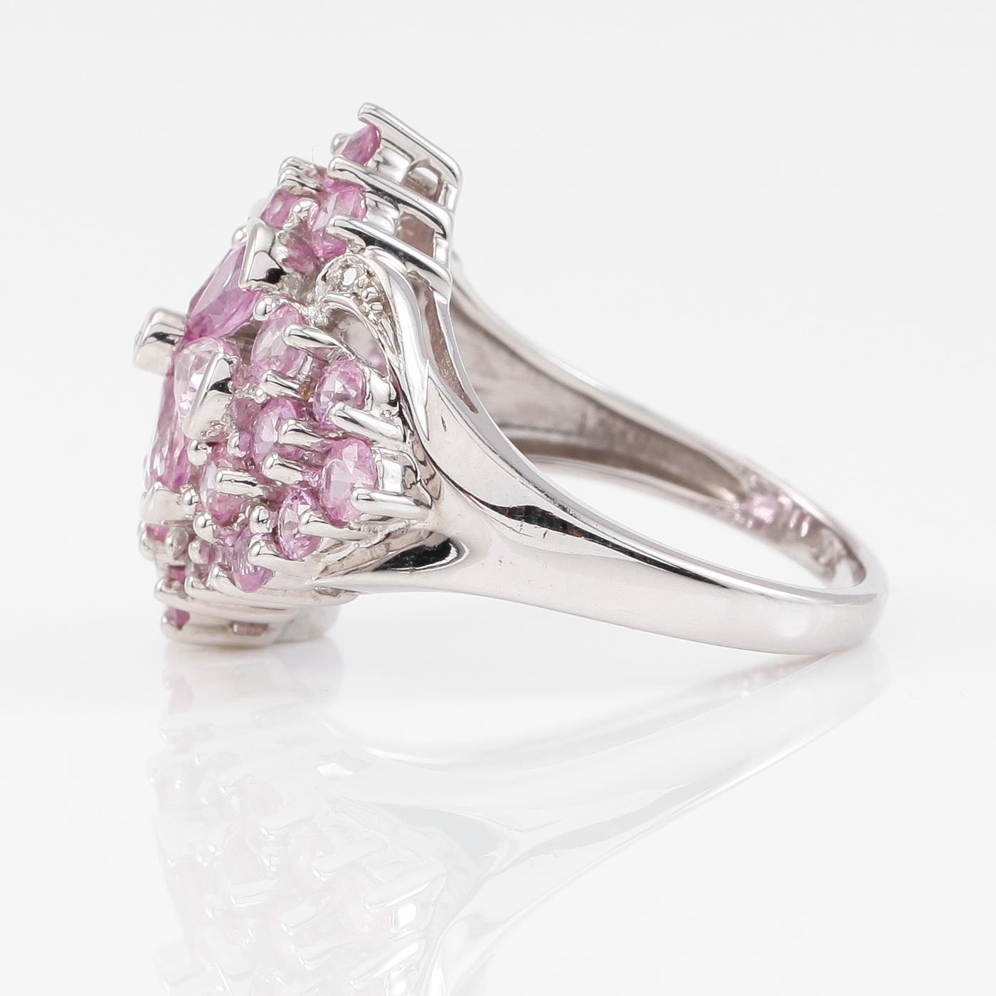 RING, 10K vitguld med rosa safirer.